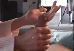 نحيل الجينز على شكل ذيل حصان ورعان سكس سعودي الهواة ذهب